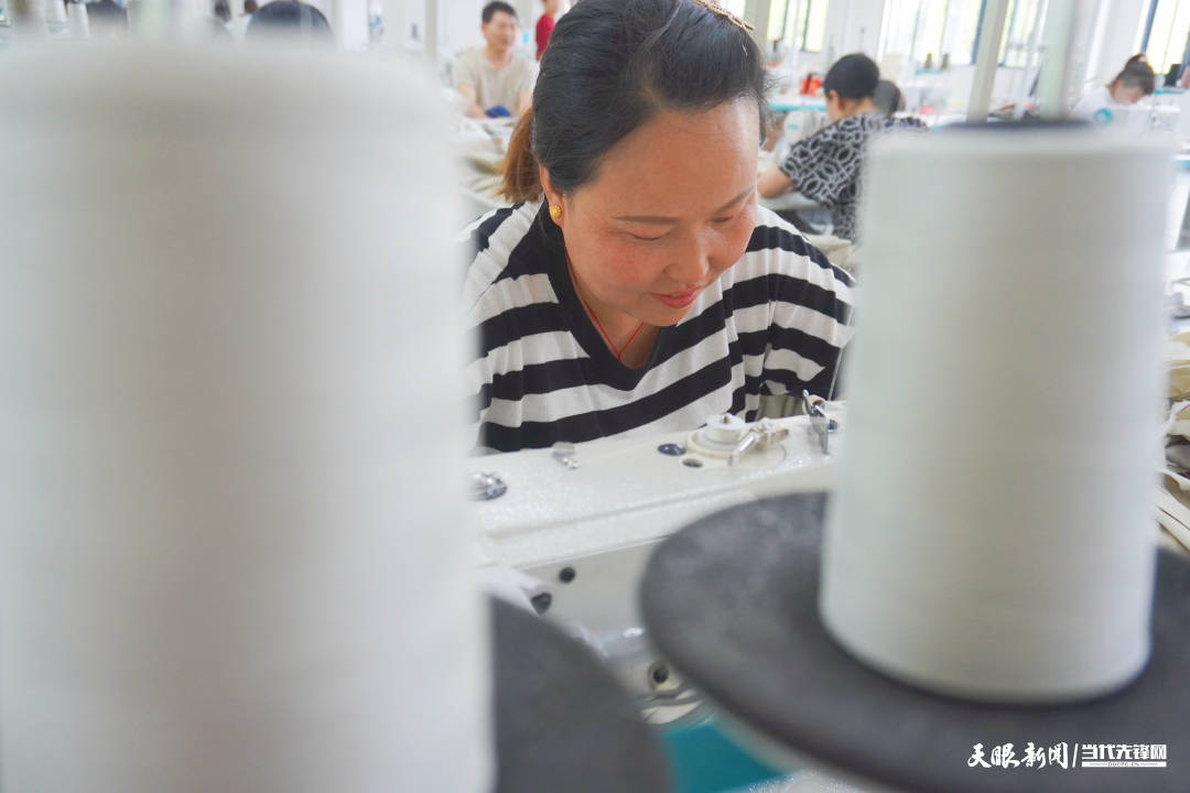 锡装股份：公司“生产物料配送中心建设项目“是分为“生产车间”和“研发办公楼”两个子项目分别建设