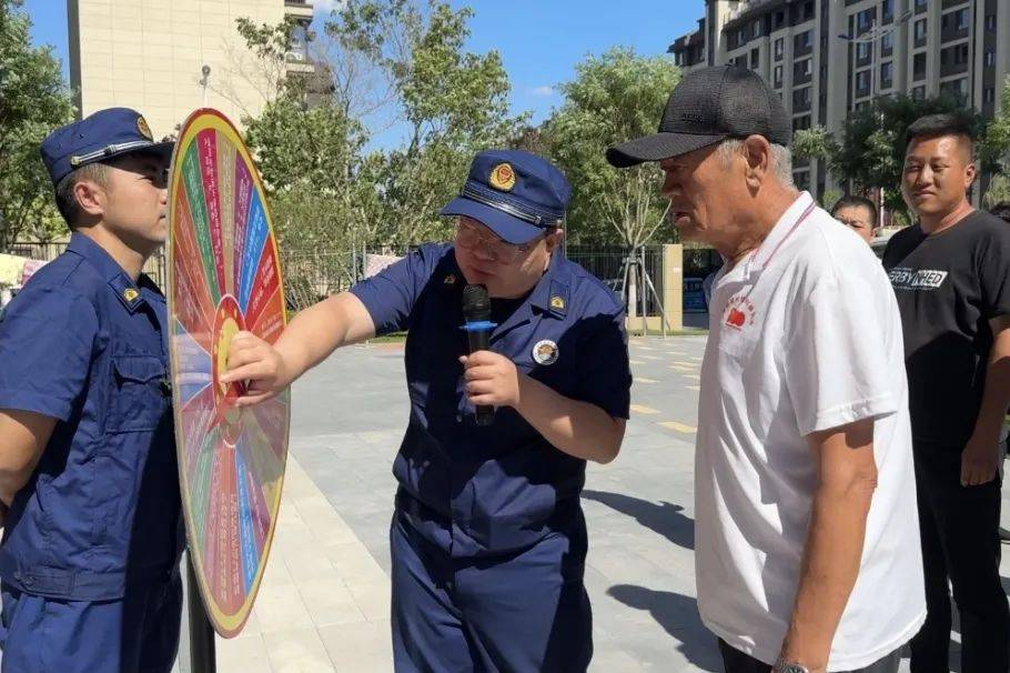 白银市消防救援支队白银大队走进高层住高层住宅小区开展消防安全活动